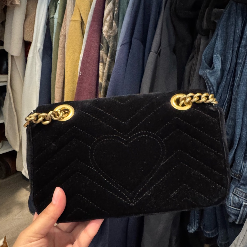 Gucci GG Marmont Velvet Crossbody - Picture 2 of 5